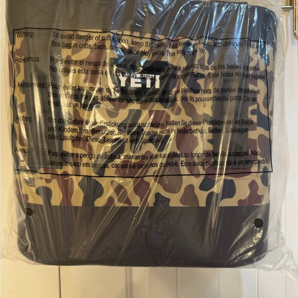 NWT Yeti Camino 20 Wetlands Camo